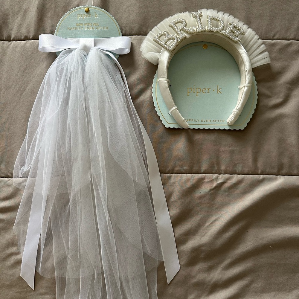 NWT - Piper Bridal Headband with Pearls and Veil